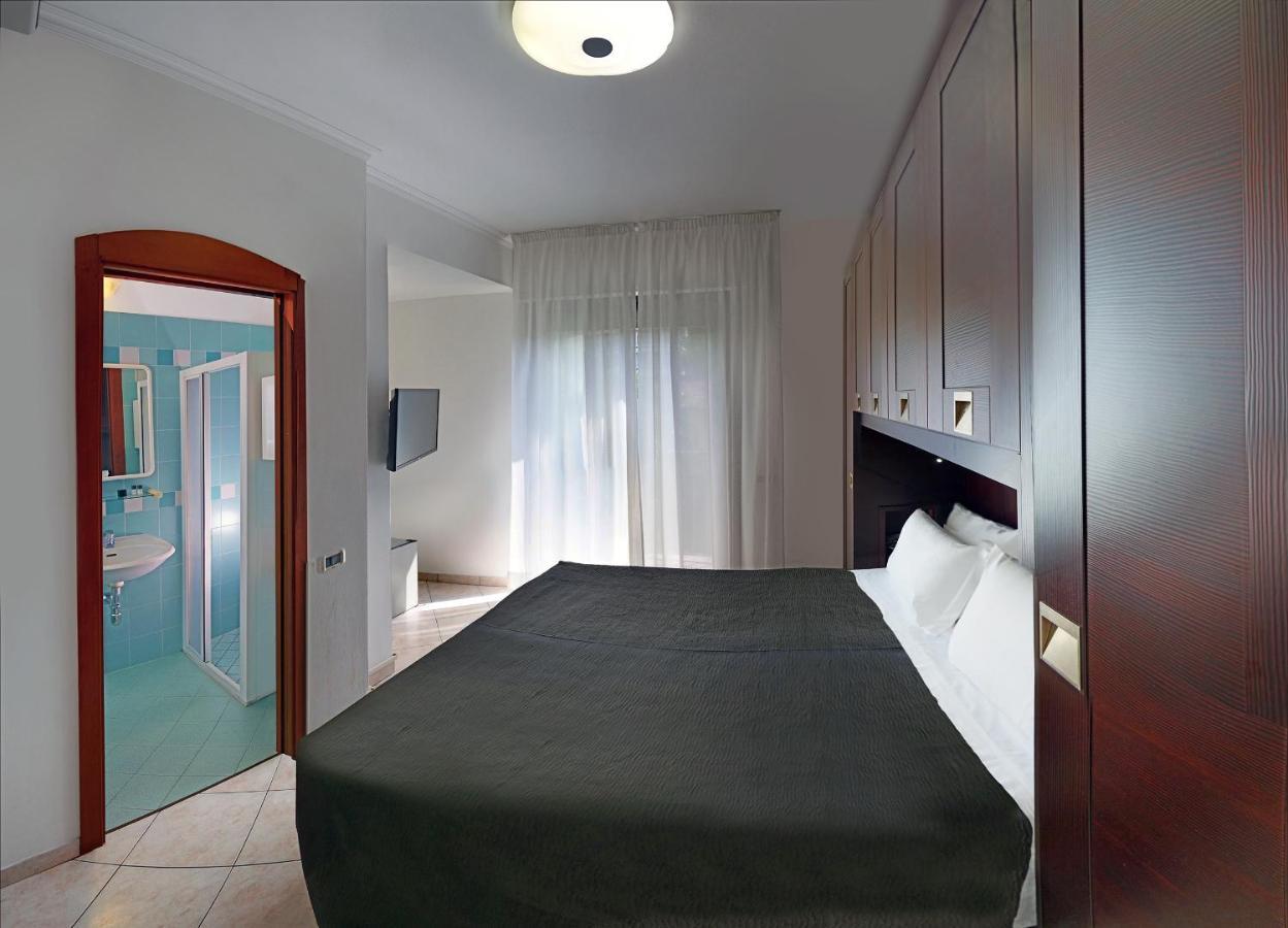 Hotel Venus Gabicce Mare Esterno foto