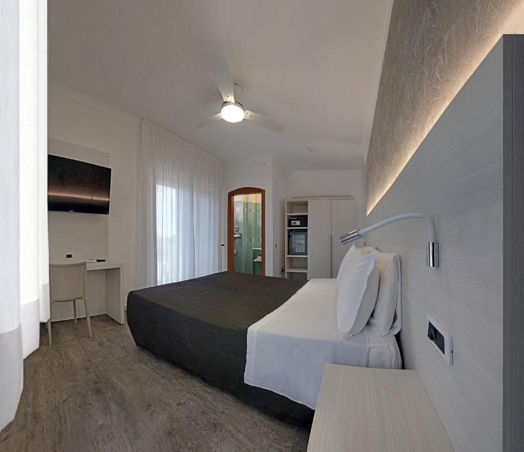 Hotel Venus Gabicce Mare Esterno foto