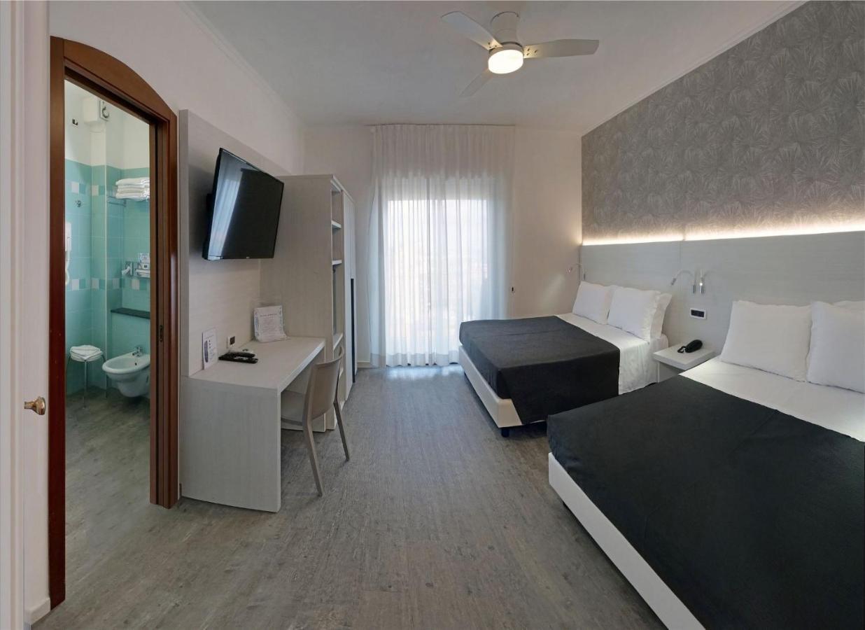 Hotel Venus Gabicce Mare Esterno foto