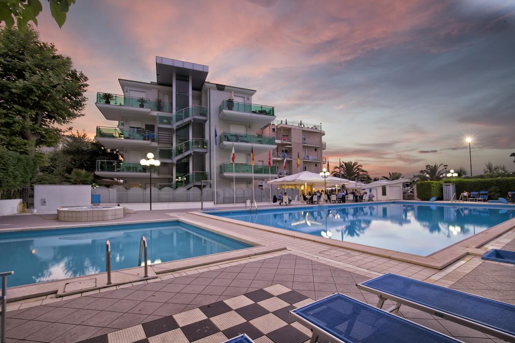 Hotel Venus Gabicce Mare Esterno foto