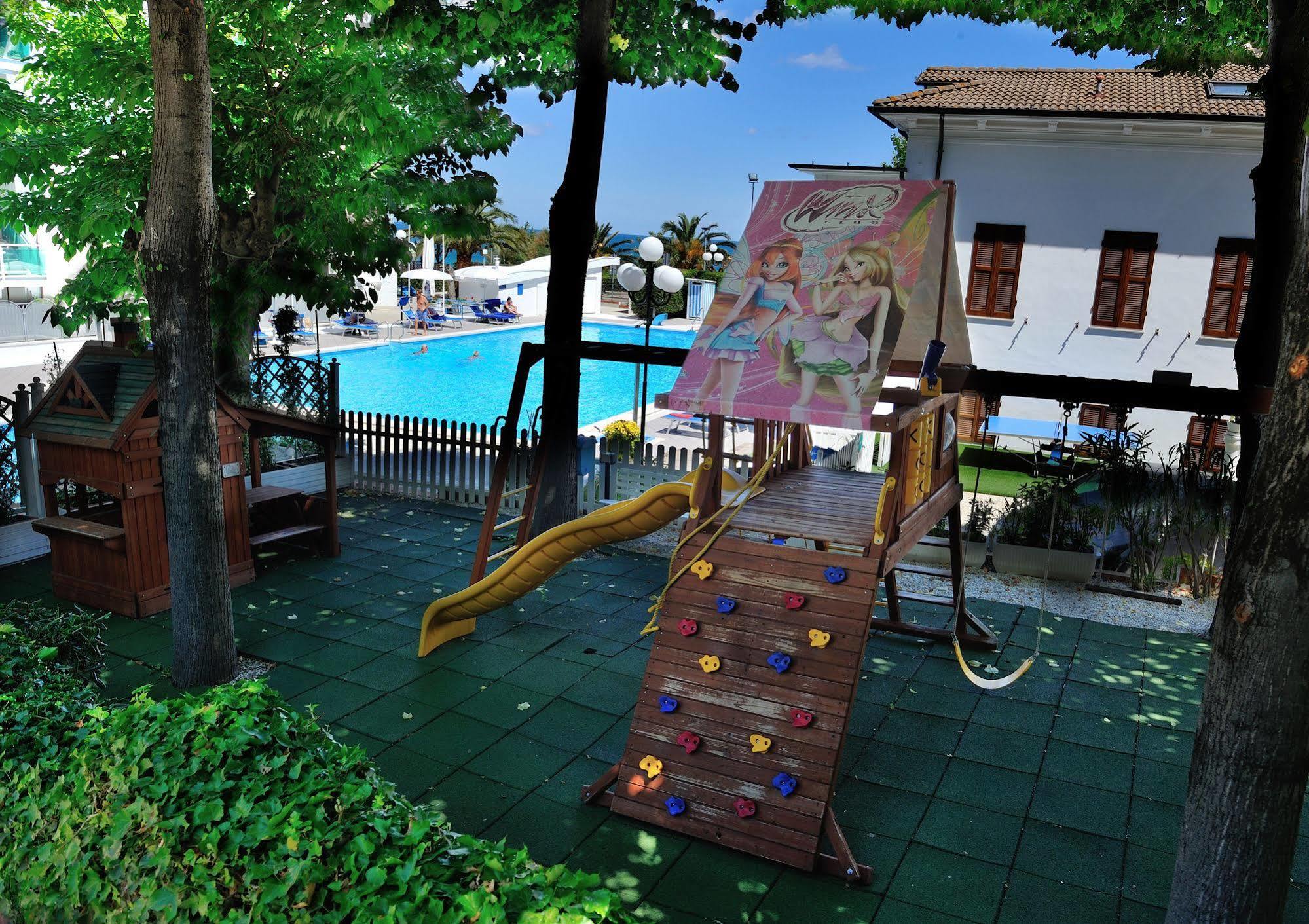 Hotel Venus Gabicce Mare Esterno foto