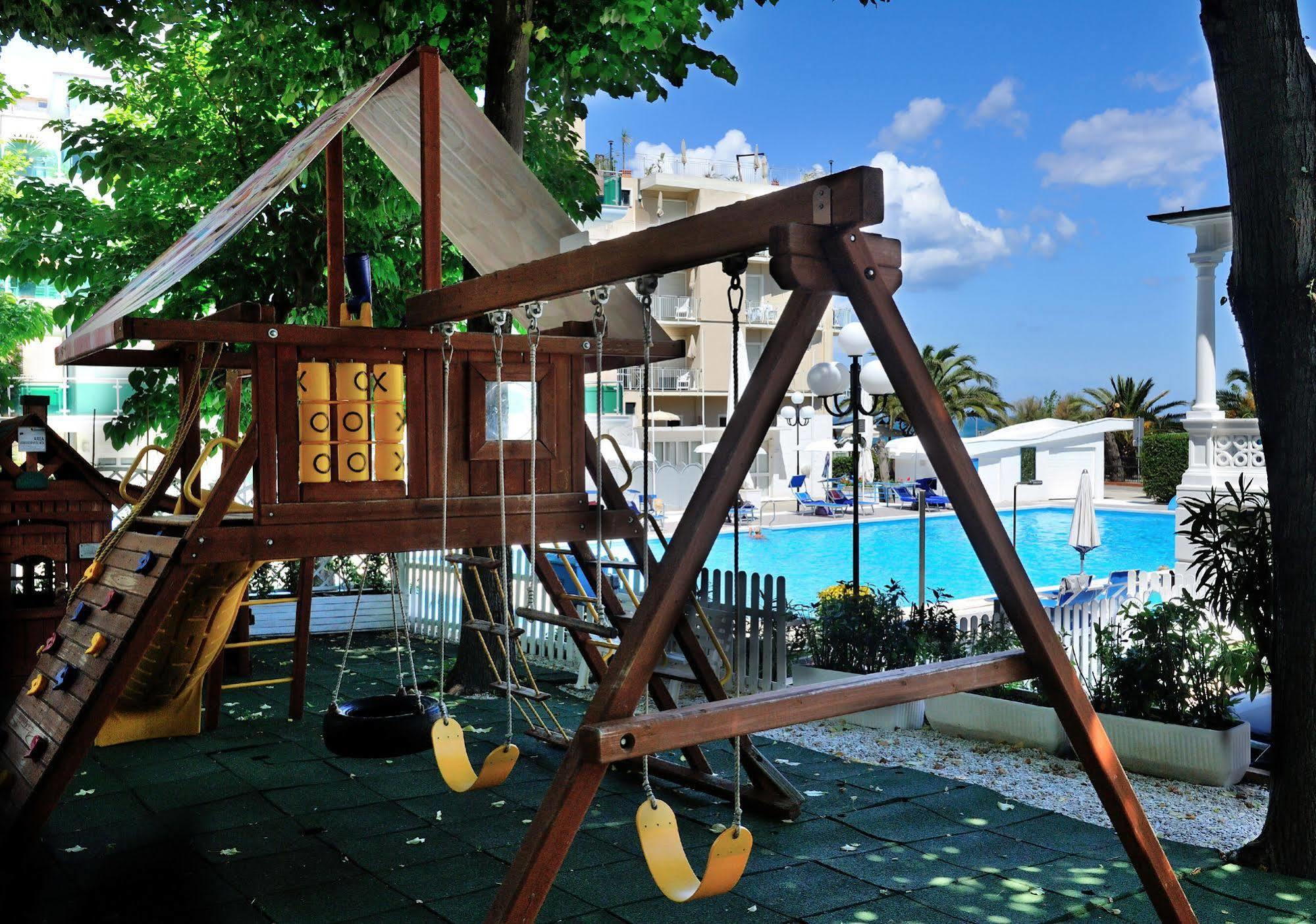 Hotel Venus Gabicce Mare Esterno foto