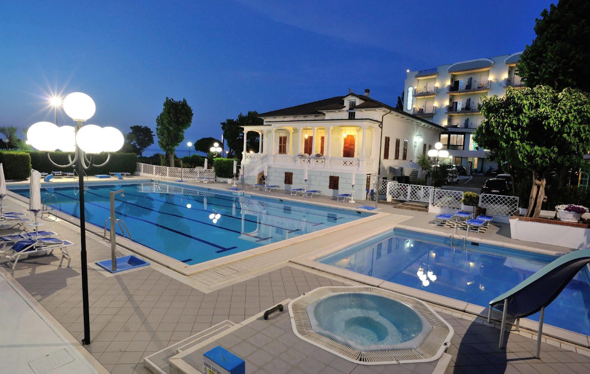 Hotel Venus Gabicce Mare Esterno foto